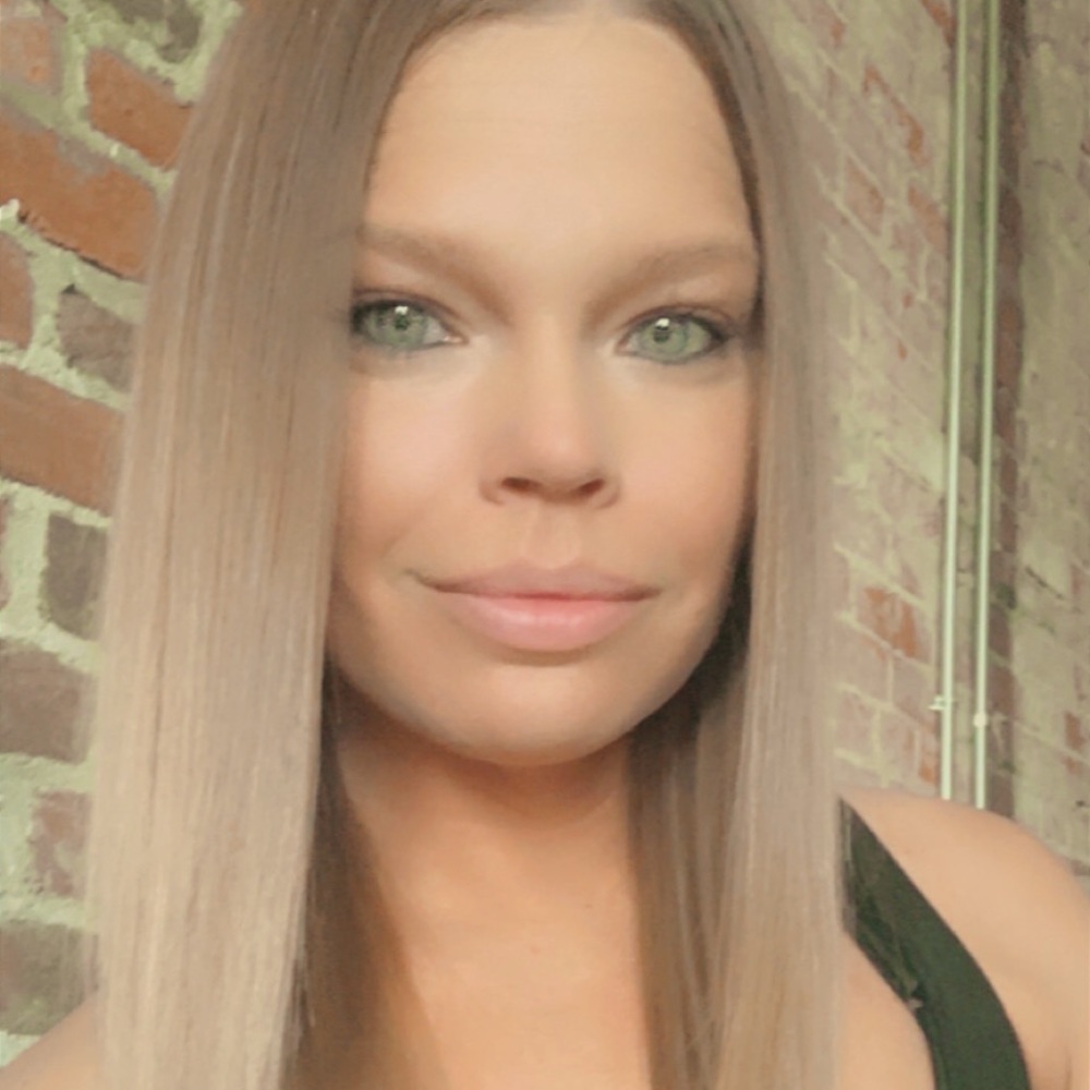 Meet your Posher, Angi